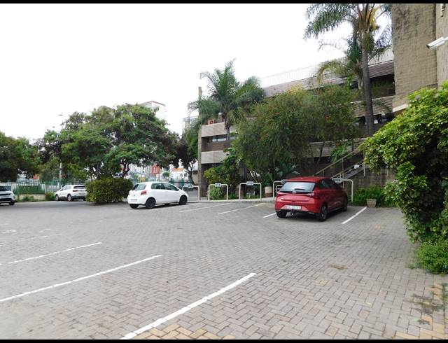 248M² OFFICE TO LET IN FERNDALE